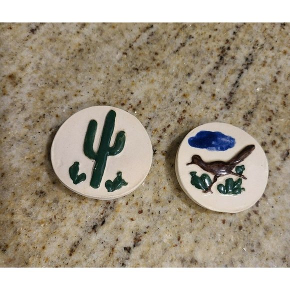 Set of 2 Clay Hand Painted Pottery Southwestern Cactus Road Runner Bird Magnets - Picture 1 of 6